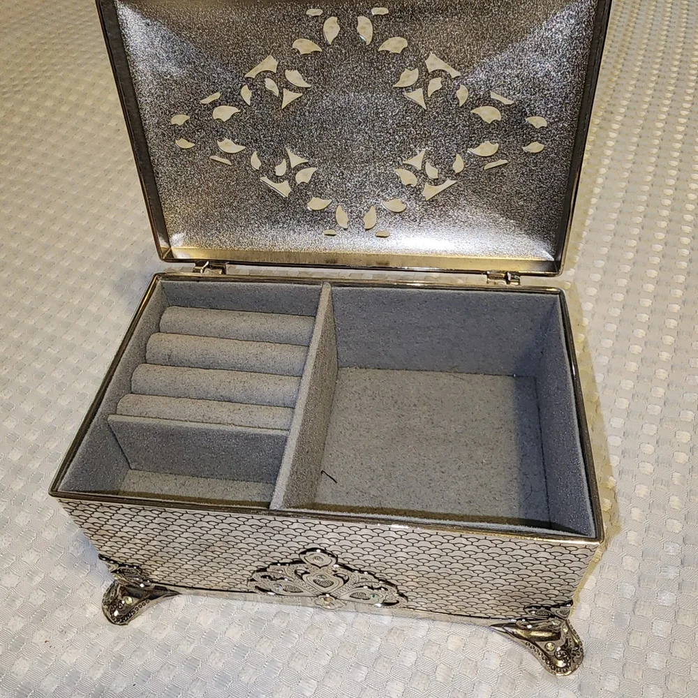 THINGS REMEMBERED EUC MUSICBOX JEWELRY BOX - Picture 4 of 12